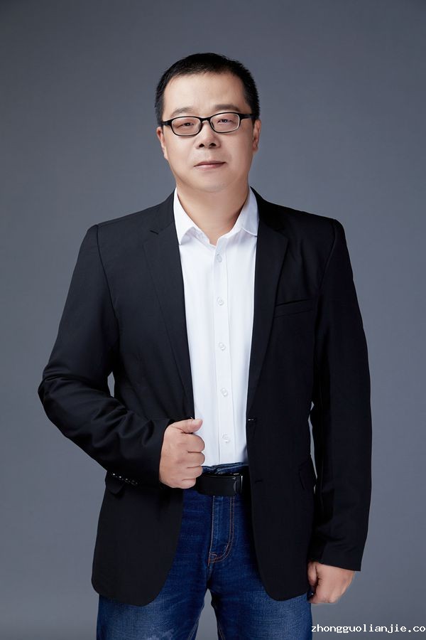 王冬松_副本.jpg